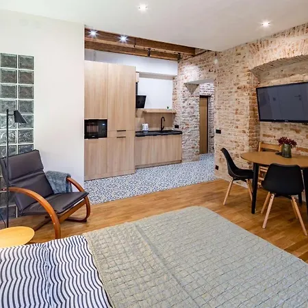 Apartament Onlviv Rynok Square 18 Four Lwów