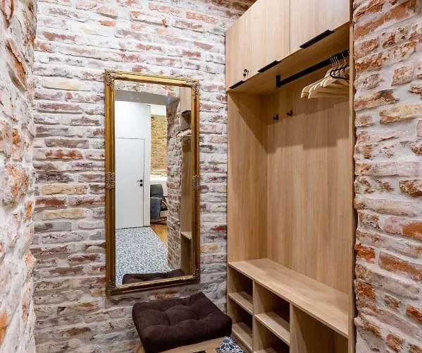 Onlviv Rynok Square 18 Four *